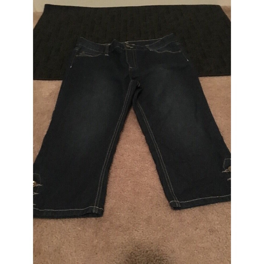 Blue Identity Women's Crop Capri Blue Denim Jeans Zip Button Size 10 Petitie